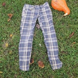 Black and yellow plaid pants 🍂🍁